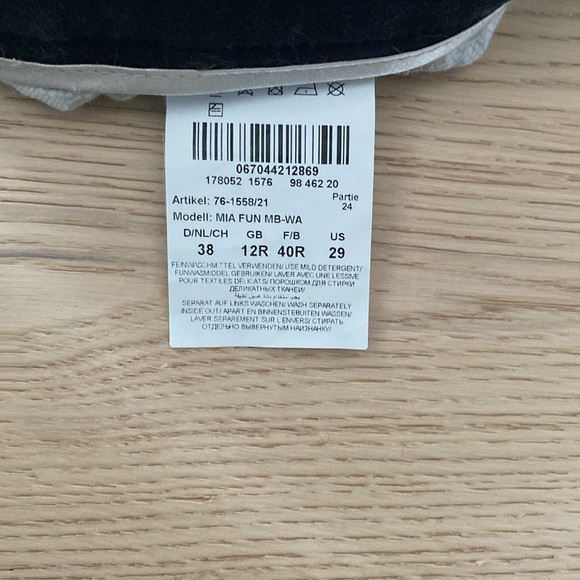 Brax Regular Fit Bermuda Shorts - Picture 4 of 4